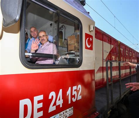 Bakan Uraloğlu Sirkeci -Kazlıçeşme Raylı Sistem Hattını bir haftada 80 bin yolcu kullandı